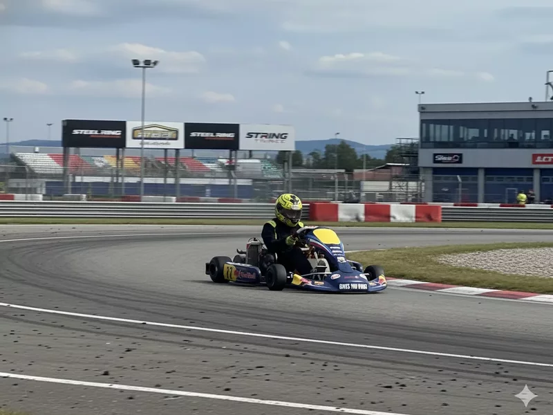 Adrenalinová jízda na okruzích a letištích v motokáře Rotax 125 MAX